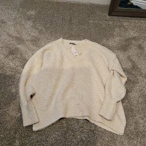 Francesca's Collections Cream V-Neck Sweater